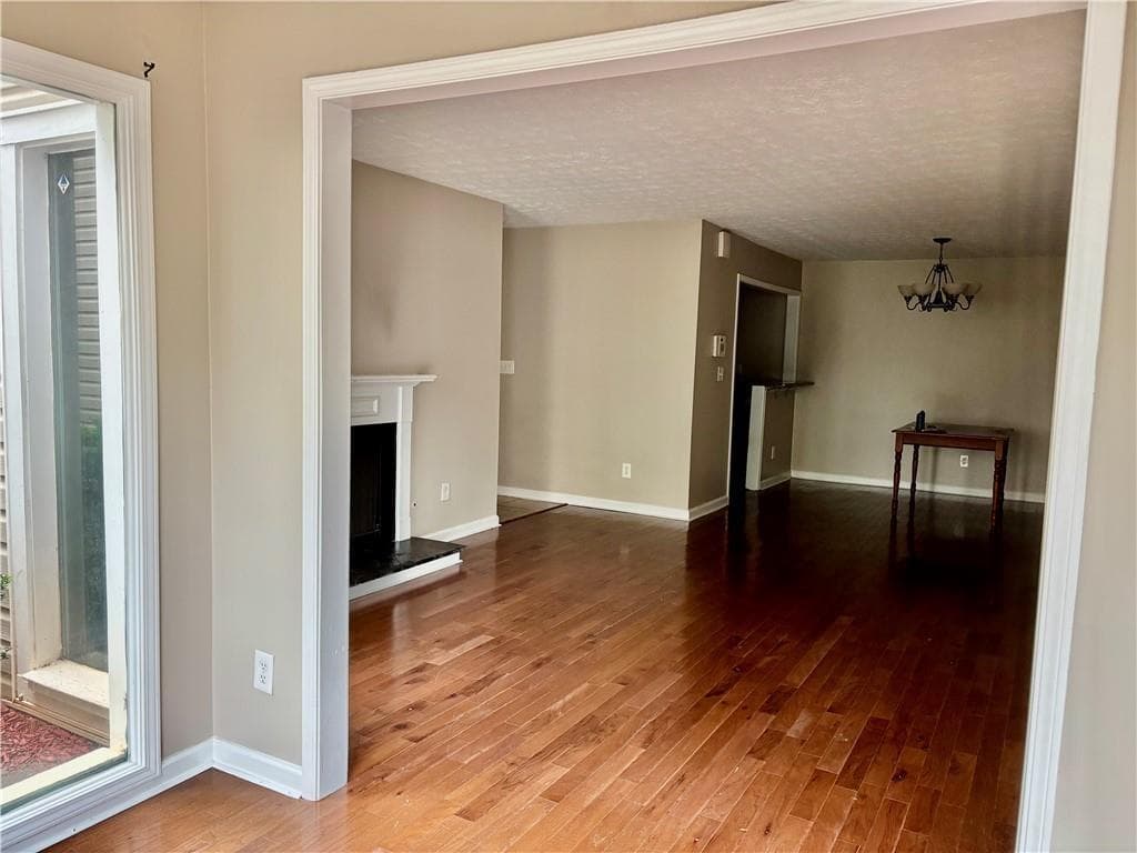 3 bedroom, 2 bathroom, 1,451 sq ft condominium for sale at 1206 Augusta Drive, Marietta, GA 30067 — photo 5