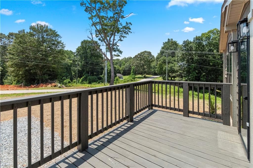 3 bedroom, 2 bathroom, 1,530 sq ft single family residence for sale at 654 Robertson Loop Road, Clarkesville, GA 30523 — photo 5