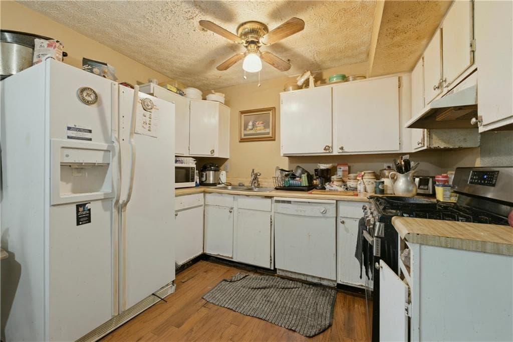 3 bedroom, 2 bathroom, 1,196 sq ft single family residence for sale at 3957 Brookstone Court, Ellenwood, GA 30294 — photo 10