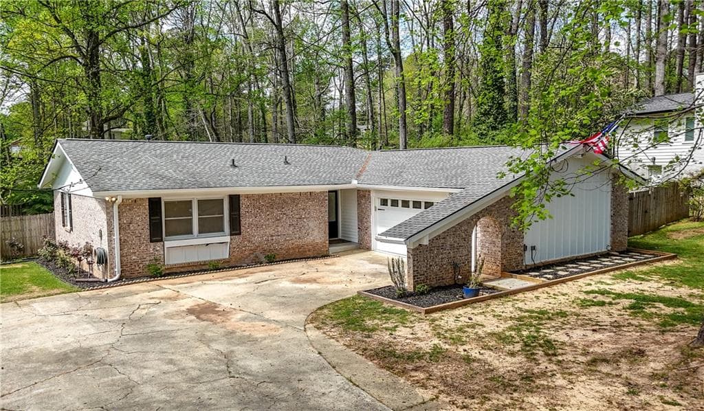 3220 Foxwood Trail