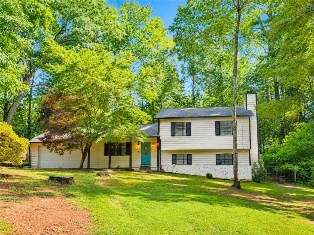4 bedroom, 3 bathroom, 1,720 sq ft single family residence for rent at 942 Cadencia Way, Lilburn, GA 30047 for $2,300 a month — photo 2