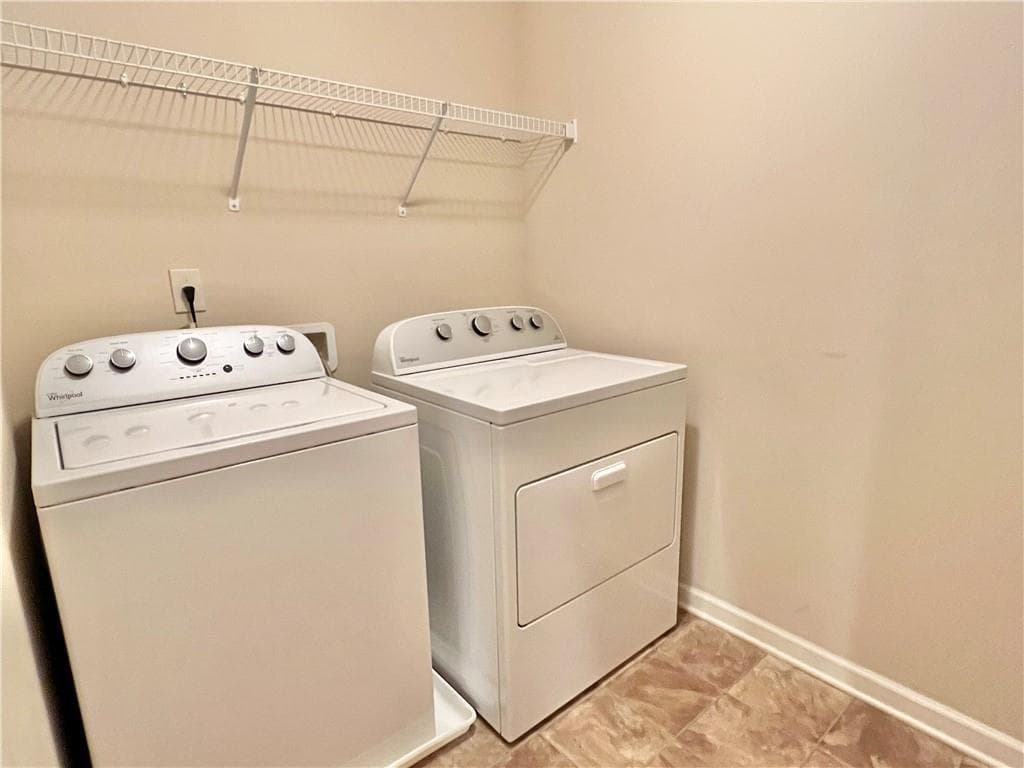 3 bedroom, 3 bathroom, 1,980 sq ft single family residence for rent at 590 Summerstone Lane, Lawrenceville, GA 30044 for $2,300 a month — photo 3