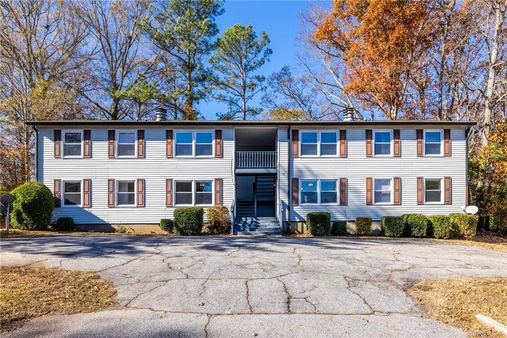 2 bedroom, 2 bathroom, 4,032 sq ft duplex for rent at 121 Mark Twain Circle, Athens, GA 30605 for $1,225 a month