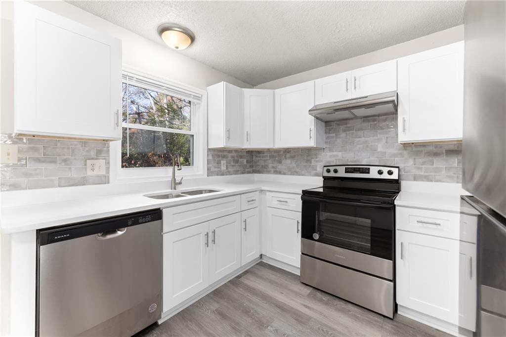 2 bedroom, 2 bathroom, 4,032 sq ft duplex for rent at 121 Mark Twain Circle, Athens, GA 30605 for $1,225 a month — photo 2
