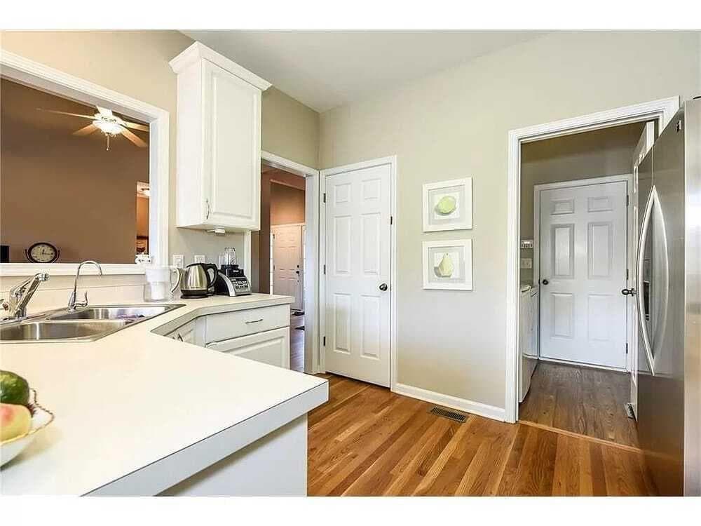 5 bedroom, 3 bathroom, 3,387 sq ft single family residence for rent at 2479 Sandstone Place, Marietta, GA 30062 for $3,750 a month — photo 4