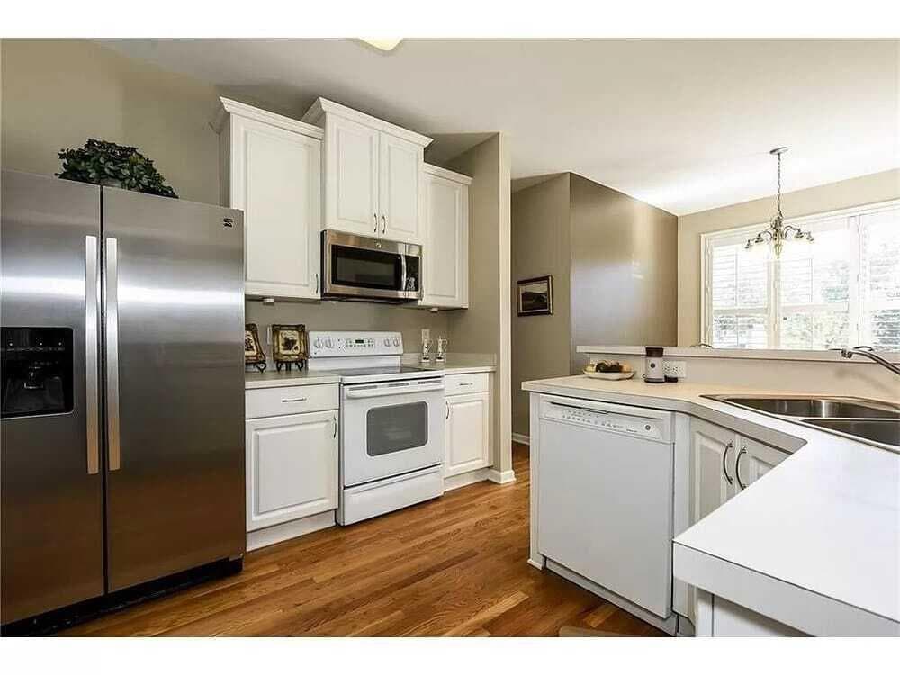 5 bedroom, 3 bathroom, 3,387 sq ft single family residence for rent at 2479 Sandstone Place, Marietta, GA 30062 for $3,750 a month — photo 5