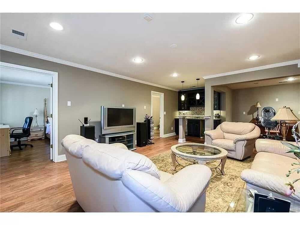 5 bedroom, 3 bathroom, 3,387 sq ft single family residence for rent at 2479 Sandstone Place, Marietta, GA 30062 for $3,750 a month — photo 10