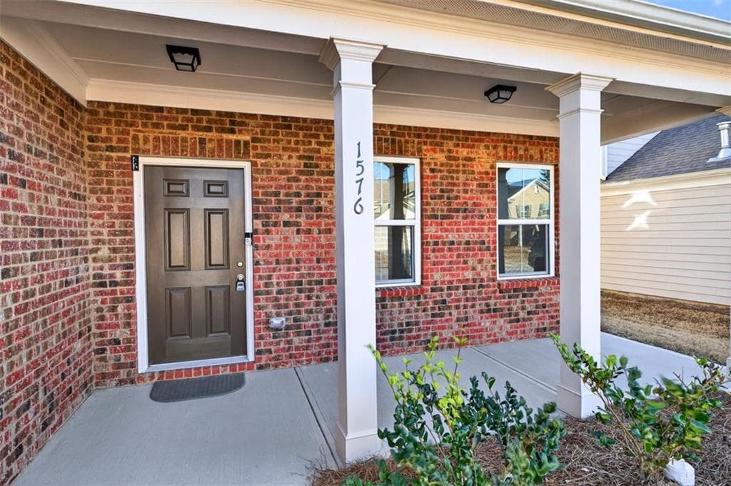 4 bedroom, 4 bathroom, 2,780 sq ft single family residence under contract at 1576 Maston Road, Buford, GA 30011 — photo 4