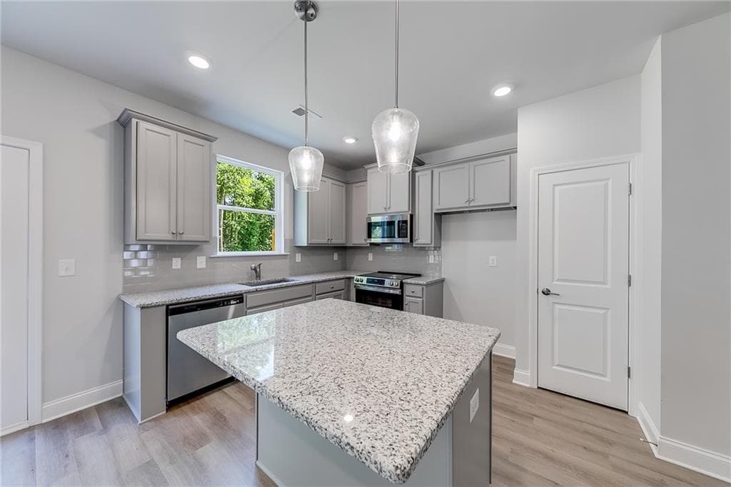 3 bedroom, 3 bathroom, 1,294 sq ft townhouse for sale at 104 Greenview Lot 1602 Court, Homer, GA 30547 — photo 6