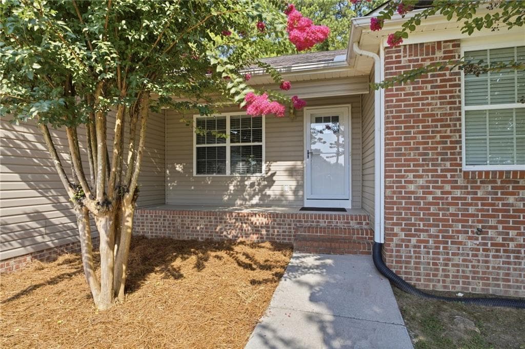 3 bedroom, 2 bathroom, 1,671 sq ft single family residence for sale at 2130 Miller Grove Drive, Dalton, GA 30721 — photo 2