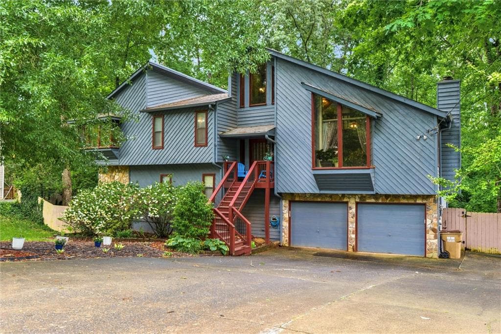 4 bedroom, 3 bathroom, 3,368 sq ft single family residence for sale at 1781 Blackwillow Drive, Marietta, GA 30066 — photo 3