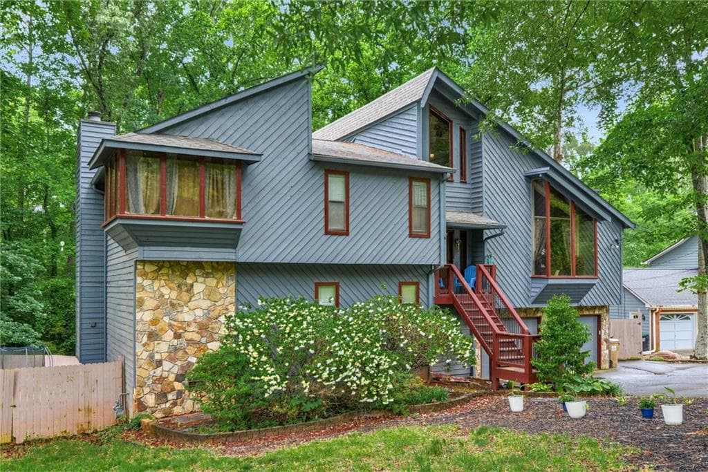 4 bedroom, 3 bathroom, 3,368 sq ft single family residence for sale at 1781 Blackwillow Drive, Marietta, GA 30066 — photo 4