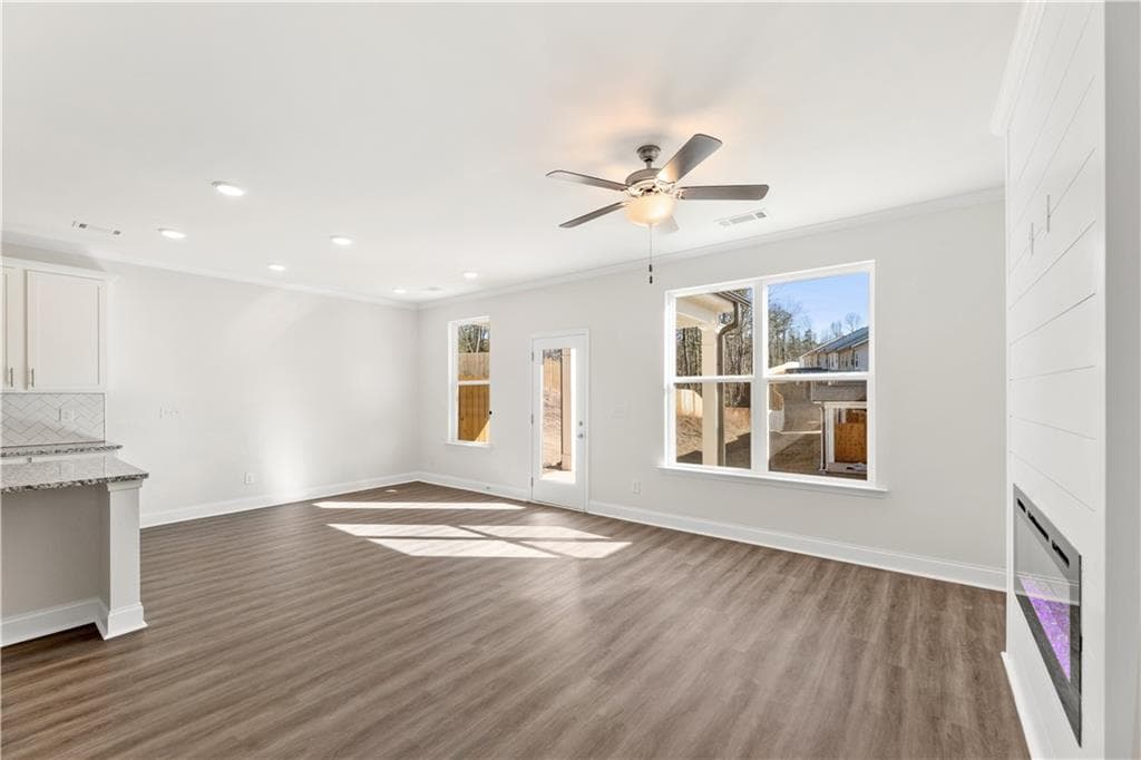 3 bedroom, 3 bathroom, 1,759 sq ft townhouse under contract at 6001 Silverbell Drive, Flowery Branch, GA 30542 — photo 10