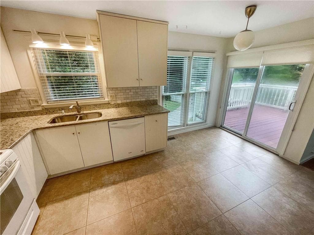 3 bedroom, 4 bathroom, 2,476 sq ft single family residence for rent at 1454 Hembree Station Drive, Marietta, GA 30062 for $2,599 a month — photo 10