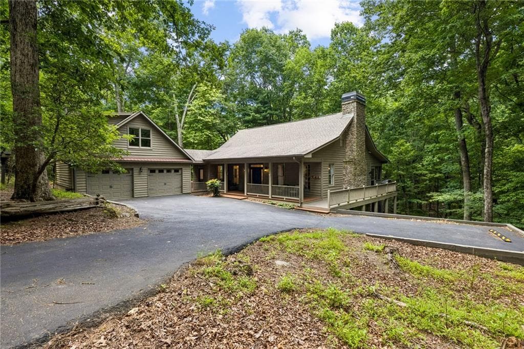 3 bedroom, 2 bathroom, 2,246 sq ft single family residence for sale at 208 Trout Lily Trail, Jasper, GA 30143 — photo 2
