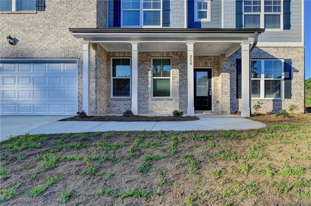 5 bedroom, 3 bathroom, 3,232 sq ft single family residence under contract at 354 Paxton Lane, Jefferson, GA 30549 — photo 2