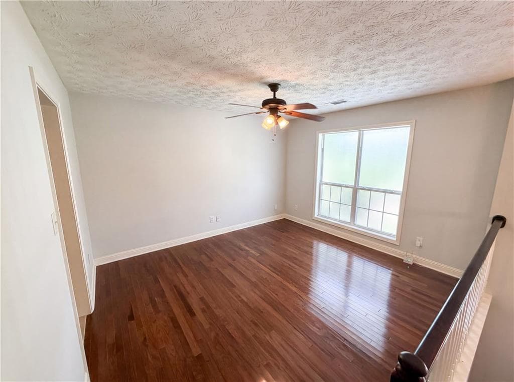 4 bedroom, 3 bathroom, 2,129 sq ft single family residence under contract at 245 Mary Lynn Lane, Newnan, GA 30265 — photo 9
