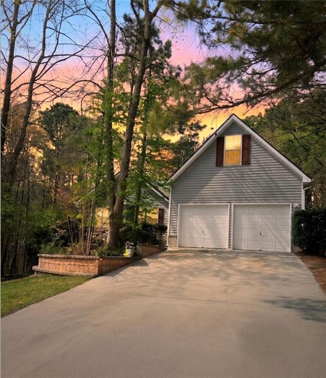 4 bedroom, 2 bathroom, 1,851 sq ft single family residence for sale at 2072 Amberly Crossing Lane, Dacula, GA 30019