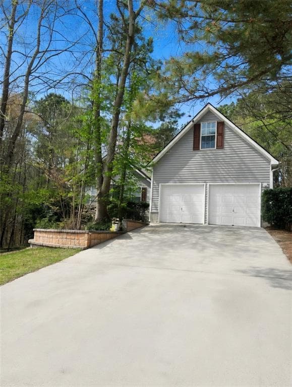 4 bedroom, 2 bathroom, 1,851 sq ft single family residence for sale at 2072 Amberly Crossing Lane, Dacula, GA 30019 — photo 2