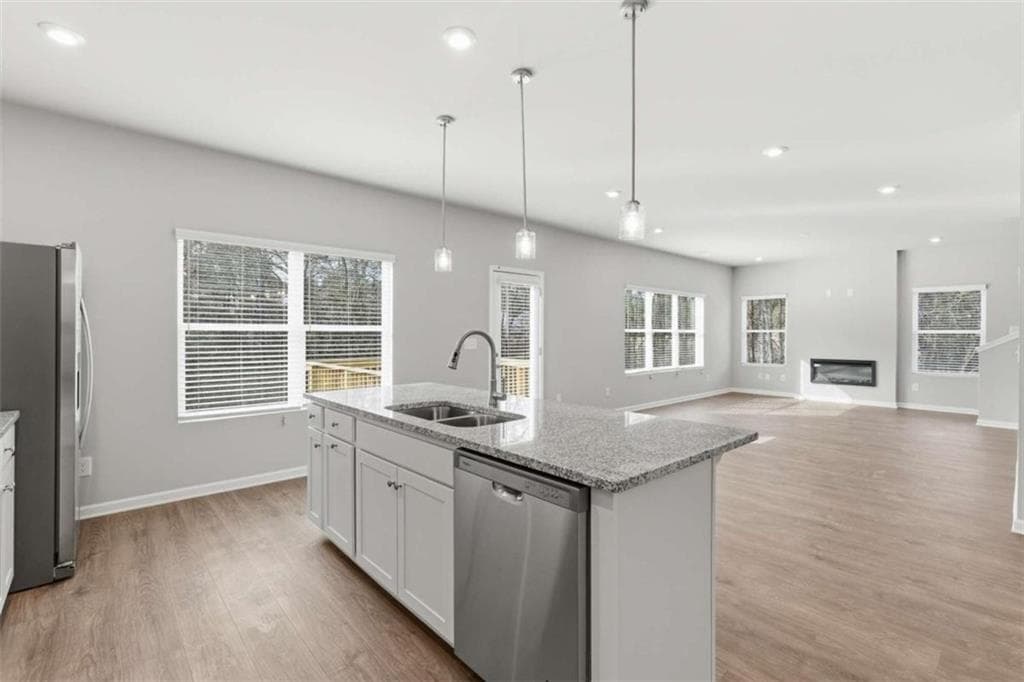 4 bedroom, 3 bathroom, 2,269 sq ft single family residence under contract at 3121 Reserve Valley, Douglasville, GA 30135 — photo 4