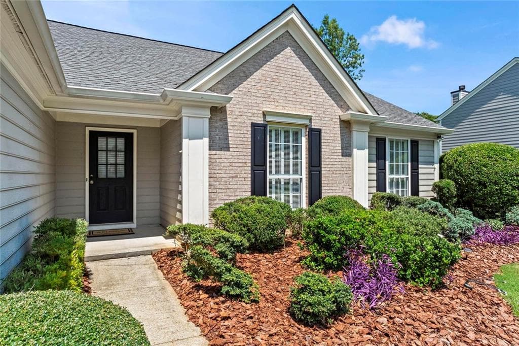 3 bedroom, 2 bathroom, 1,869 sq ft single family residence under contract at 3445 Lakeheath Drive, Cumming, GA 30041 — photo 2