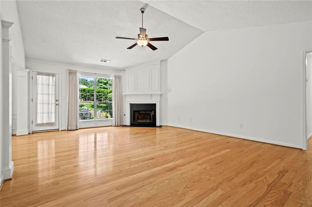 3 bedroom, 2 bathroom, 1,869 sq ft single family residence under contract at 3445 Lakeheath Drive, Cumming, GA 30041 — photo 5