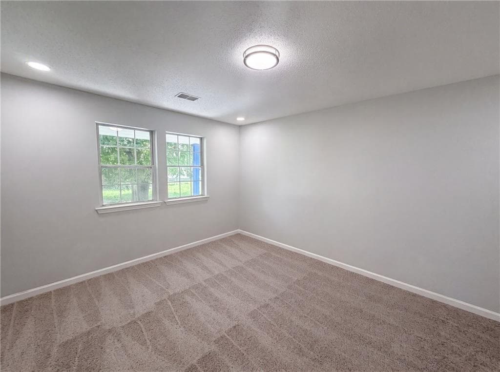 2 bedroom, 2 bathroom, 1,056 sq ft townhouse under contract at 2 Ember Way, Cartersville, GA 30120 — photo 4