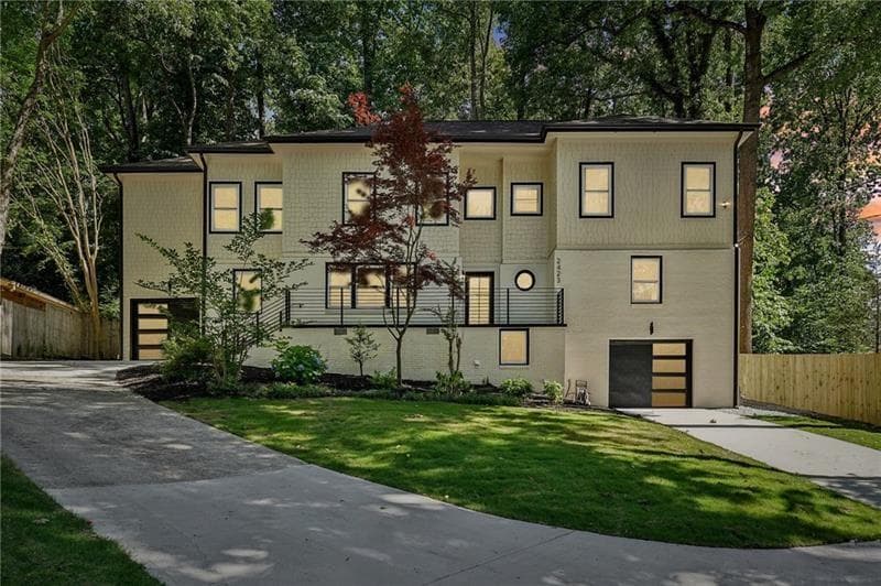 6 bedroom, 7 bathroom, 4,428 sq ft single family residence for sale at 2423 Melinda Drive, Atlanta, GA 30345 — photo 2