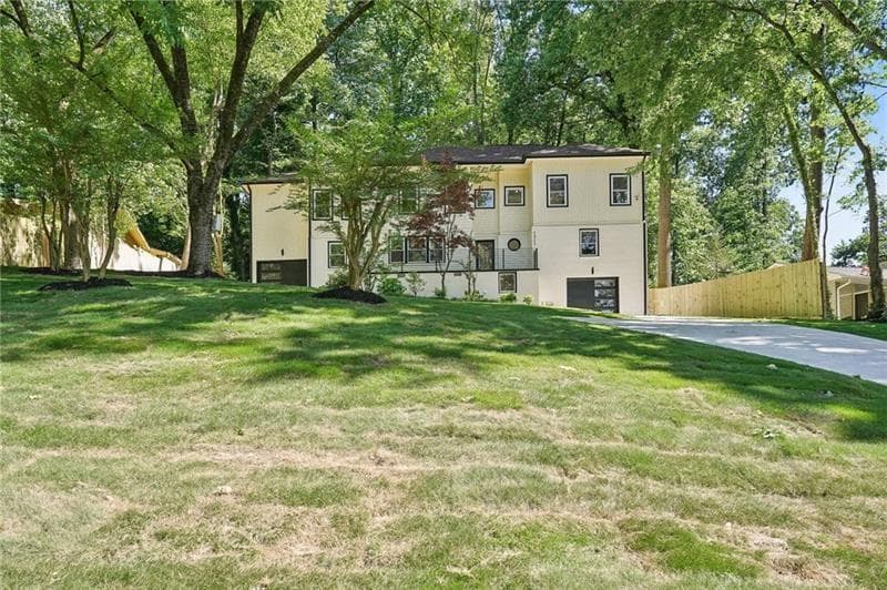 6 bedroom, 7 bathroom, 4,428 sq ft single family residence for sale at 2423 Melinda Drive, Atlanta, GA 30345 — photo 6