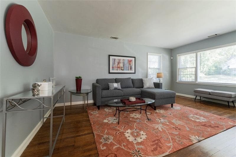 2 bedroom, 2 bathroom single family residence for rent at 547 SW Westmeath Drive, Atlanta, GA 30310 for $1,750 a month — photo 2
