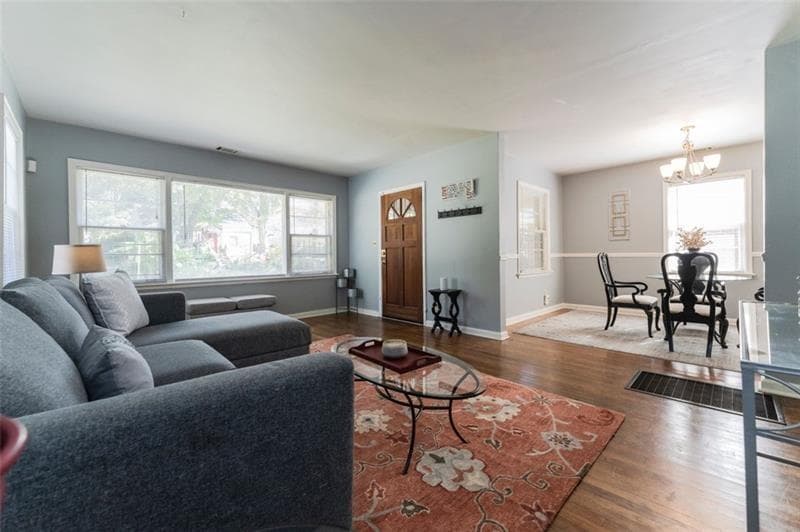 2 bedroom, 2 bathroom single family residence for rent at 547 SW Westmeath Drive, Atlanta, GA 30310 for $1,750 a month — photo 4