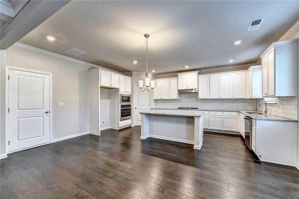 5 bedroom, 3 bathroom, 3,232 sq ft single family residence under contract at 354 Paxton Lane, Jefferson, GA 30549 — photo 10