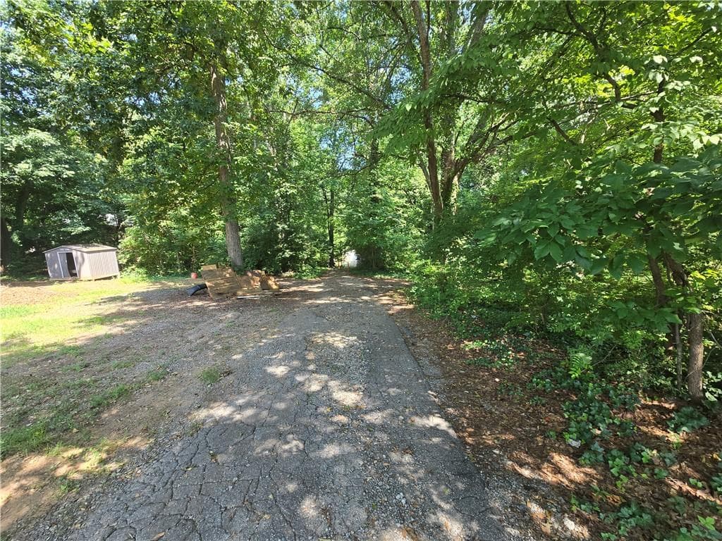 2 bedroom, 1 bathroom, 816 sq ft single family residence under contract at 1778 Austell Road, Marietta, GA 30008 — photo 3