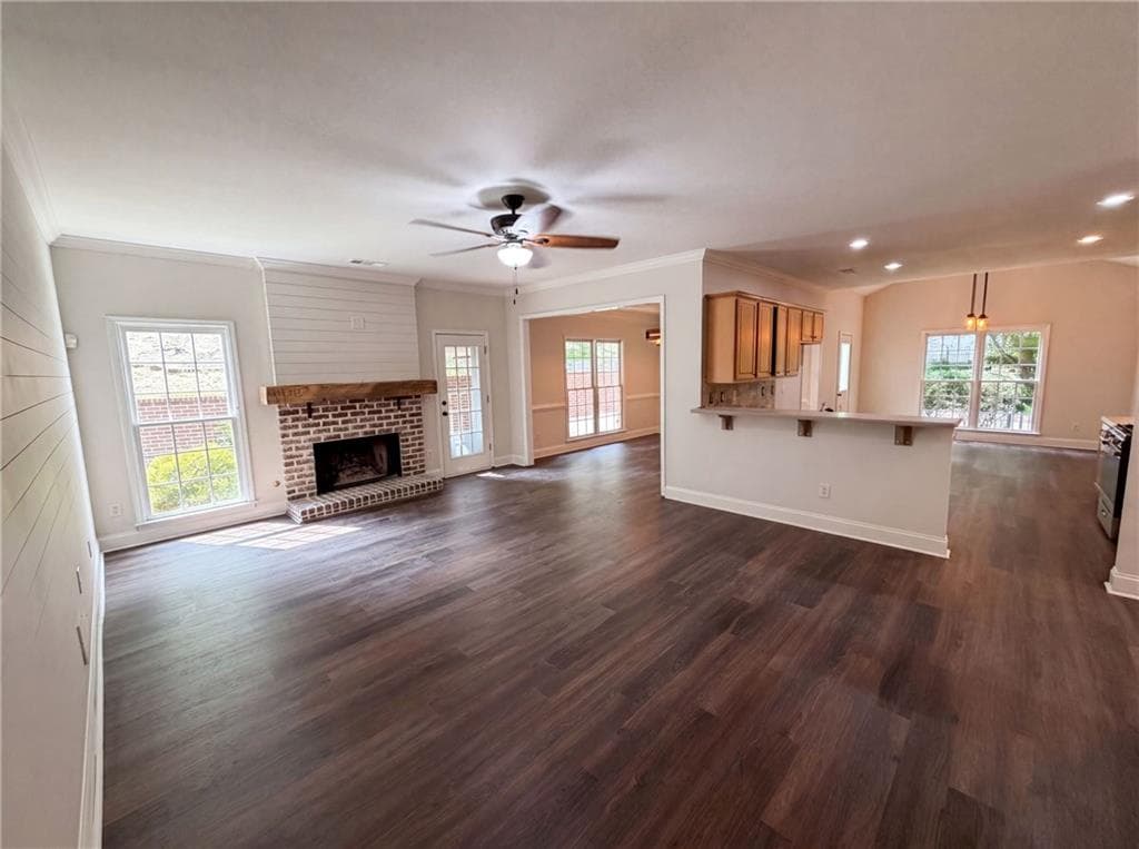 4 bedroom, 2 bathroom, 2,764 sq ft single family residence for sale at 8635 Amsbury Way, Cumming, GA 30041 — photo 3