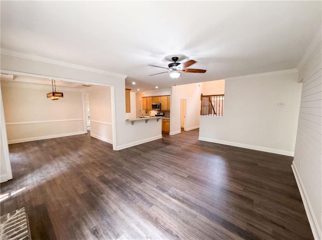 4 bedroom, 2 bathroom, 2,764 sq ft single family residence for sale at 8635 Amsbury Way, Cumming, GA 30041 — photo 6