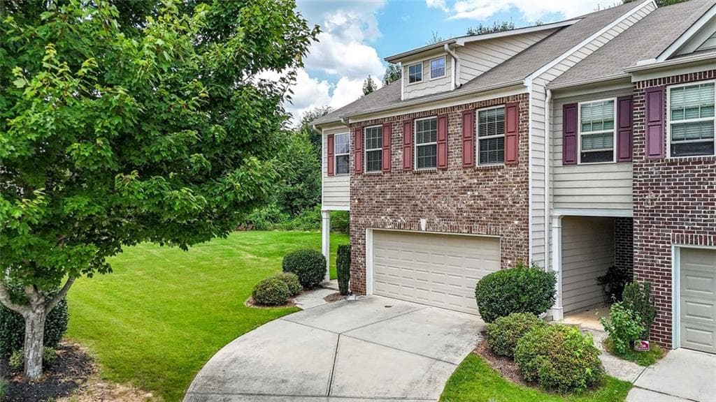 3 bedroom, 3 bathroom, 2,602 sq ft townhouse for sale at 2536 Morgan Chase Drive, Buford, GA 30519 — photo 2