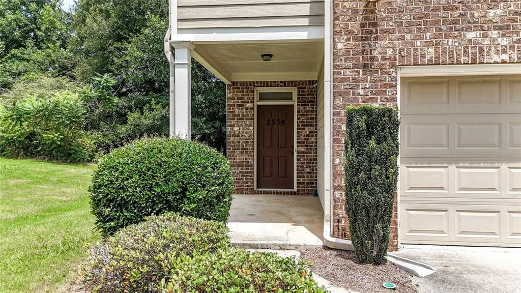 3 bedroom, 3 bathroom, 2,602 sq ft townhouse for sale at 2536 Morgan Chase Drive, Buford, GA 30519 — photo 3