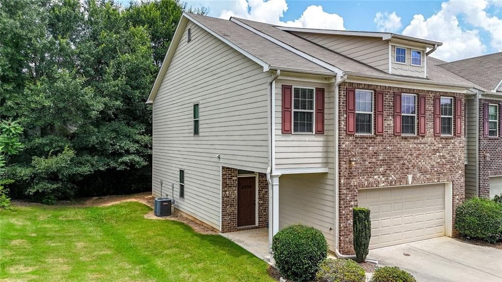 3 bedroom, 3 bathroom, 2,602 sq ft townhouse for sale at 2536 Morgan Chase Drive, Buford, GA 30519 — photo 4