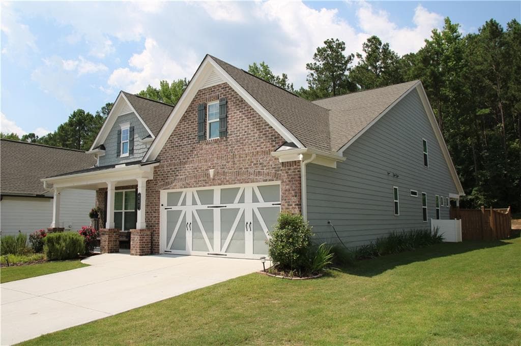 4 bedroom, 3 bathroom, 2,685 sq ft single family residence for sale at 560 Plainfield Street, Fayetteville, GA 30215 — photo 2