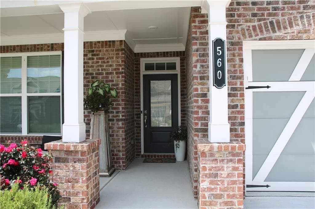 4 bedroom, 3 bathroom, 2,685 sq ft single family residence for sale at 560 Plainfield Street, Fayetteville, GA 30215 — photo 4