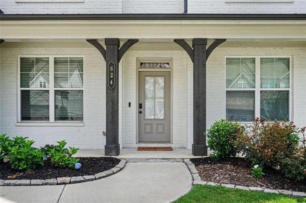 5 bedroom, 4 bathroom, 3,482 sq ft single family residence for sale at 624 Henson Farm Drive, Loganville, GA 30052 — photo 4