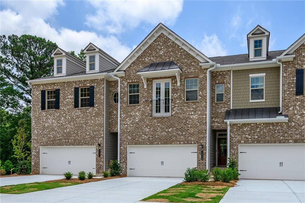 4 bedroom, 4 bathroom, 2,692 sq ft townhouse for rent at 1856 Terrewood Drive, Atlanta, GA 30329 for $3,950 a month — photo 2