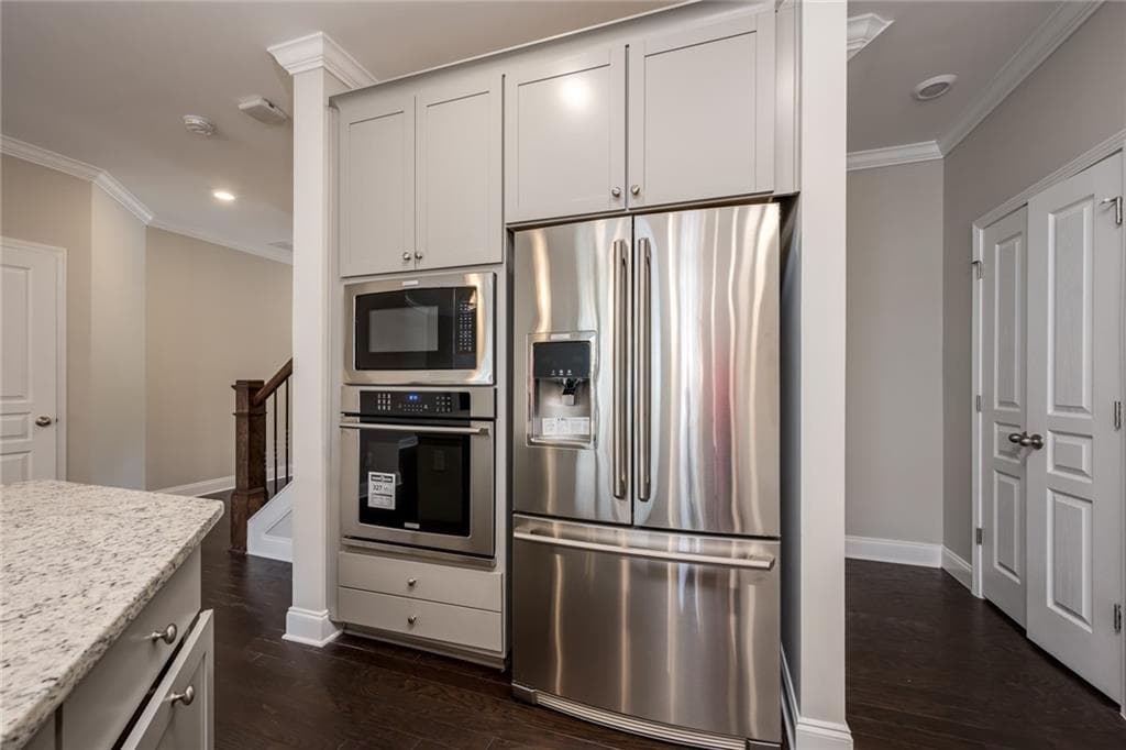 4 bedroom, 4 bathroom, 2,692 sq ft townhouse for rent at 1856 Terrewood Drive, Atlanta, GA 30329 for $3,950 a month — photo 9