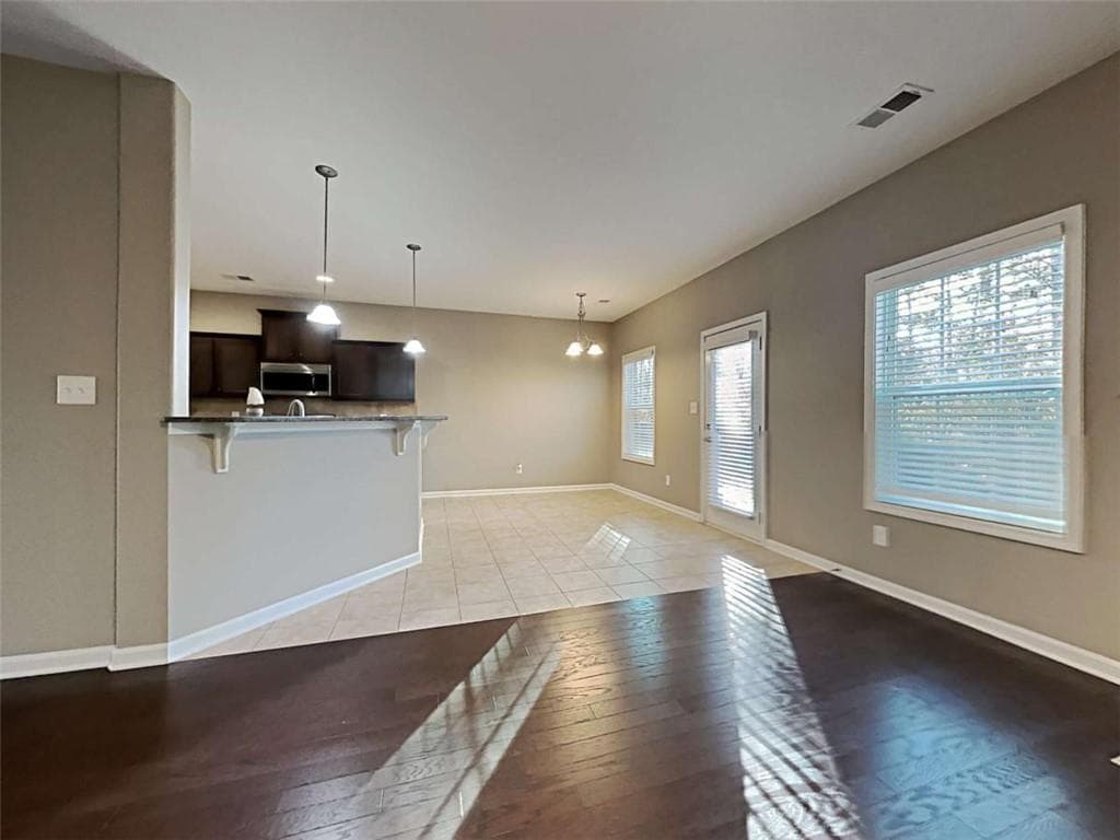 5 bedroom, 3 bathroom, 2,722 sq ft single family residence for sale at 337 Cliffhaven Circle, Newnan, GA 30263 — photo 10