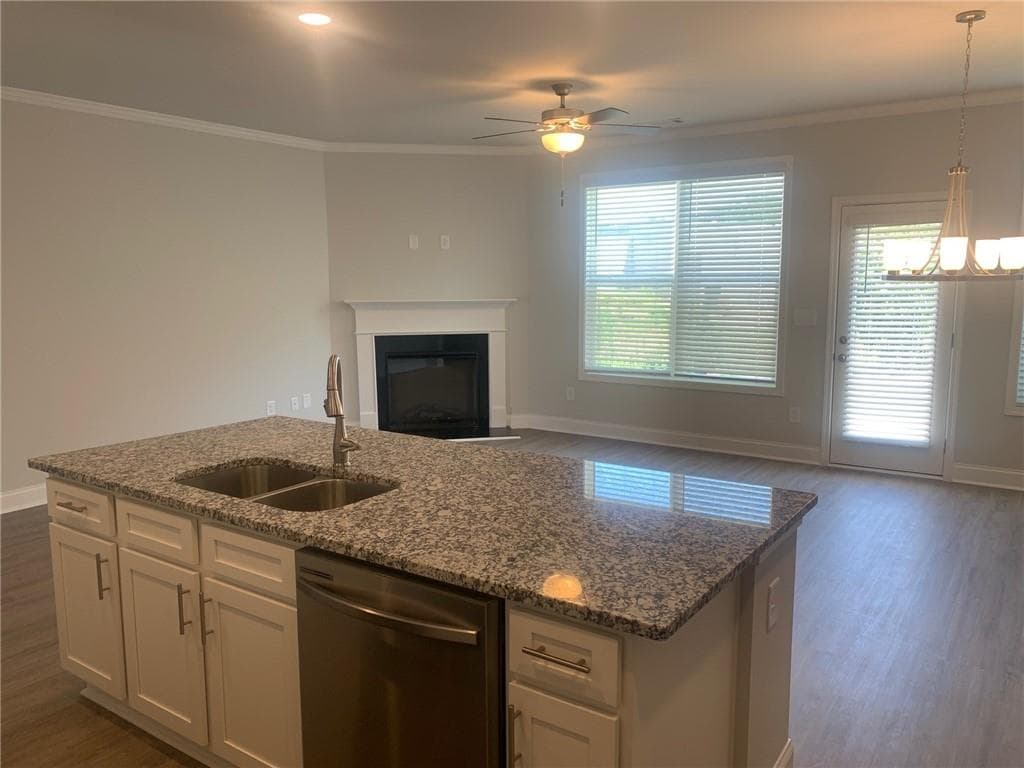 3 bedroom, 3 bathroom, 1,932 sq ft townhouse for sale at 3883 Brookburn Park, Gainesville, GA 30506 — photo 2