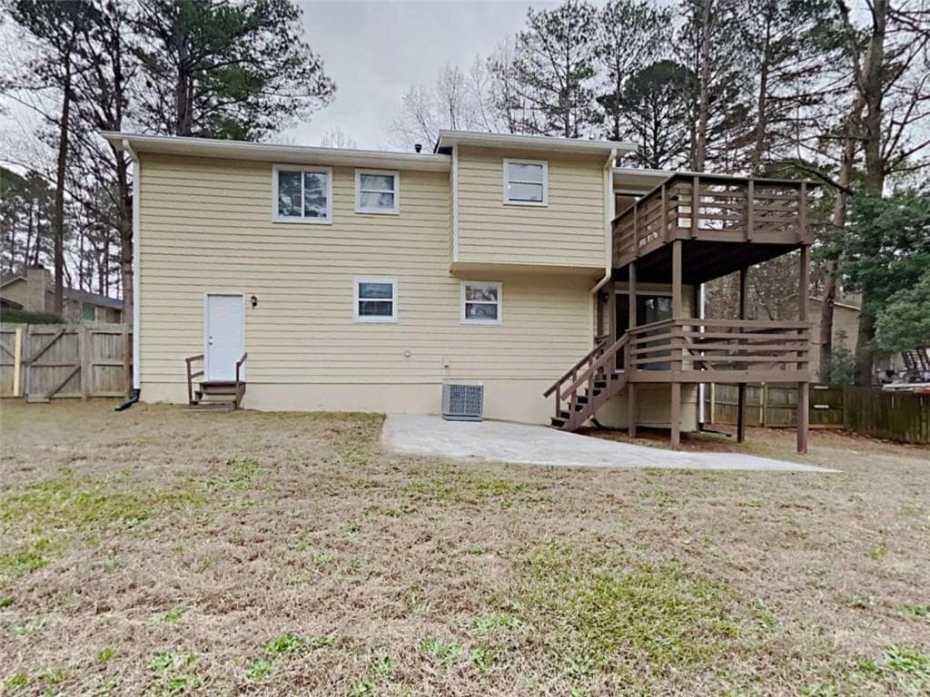 3 bedroom, 3 bathroom, 1,932 sq ft single family residence for sale at 3271 Mixon Way, Stone Mountain, GA 30087 — photo 2