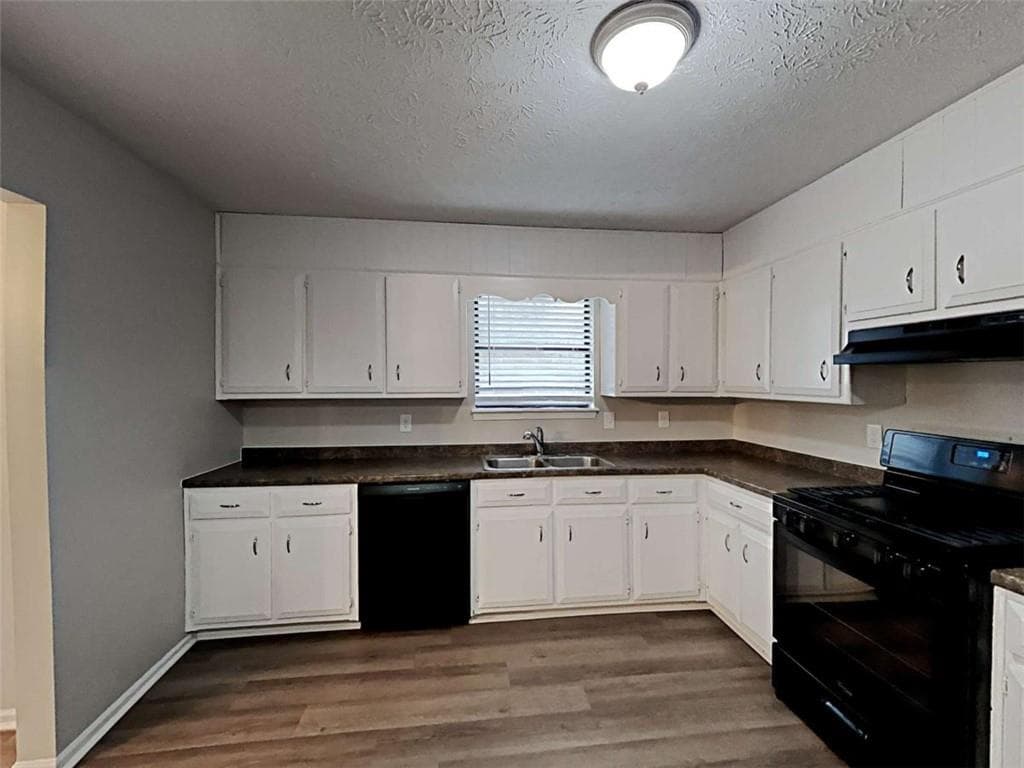 3 bedroom, 3 bathroom, 1,932 sq ft single family residence for sale at 3271 Mixon Way, Stone Mountain, GA 30087 — photo 7