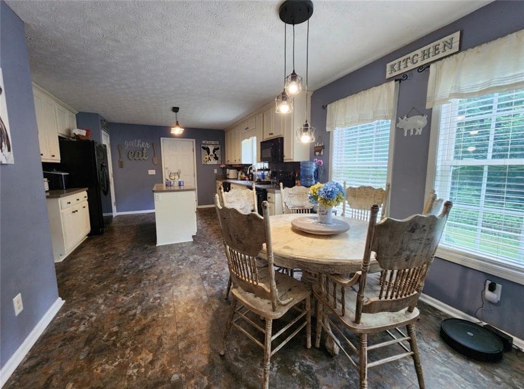3 bedroom, 4 bathroom, 2,191 sq ft single family residence for sale at 7870 S Giles Road, Douglasville, GA 30135 — photo 7