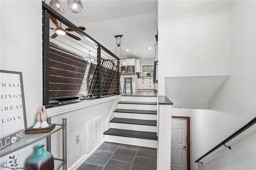4 bedroom, 3 bathroom, 2,171 sq ft single family residence for sale at 3400 Chastain Crossing, Marietta, GA 30066 — photo 4