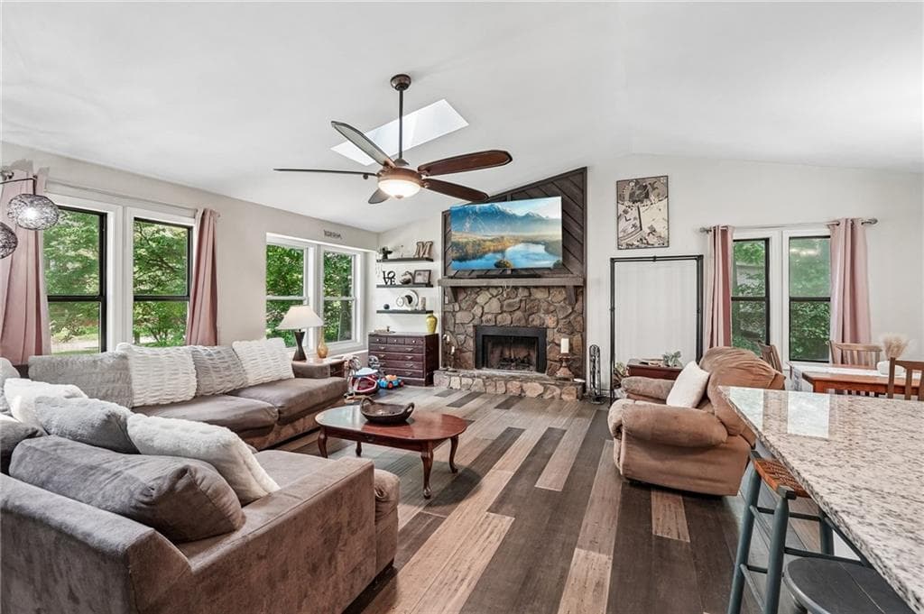 4 bedroom, 3 bathroom, 2,171 sq ft single family residence for sale at 3400 Chastain Crossing, Marietta, GA 30066 — photo 5